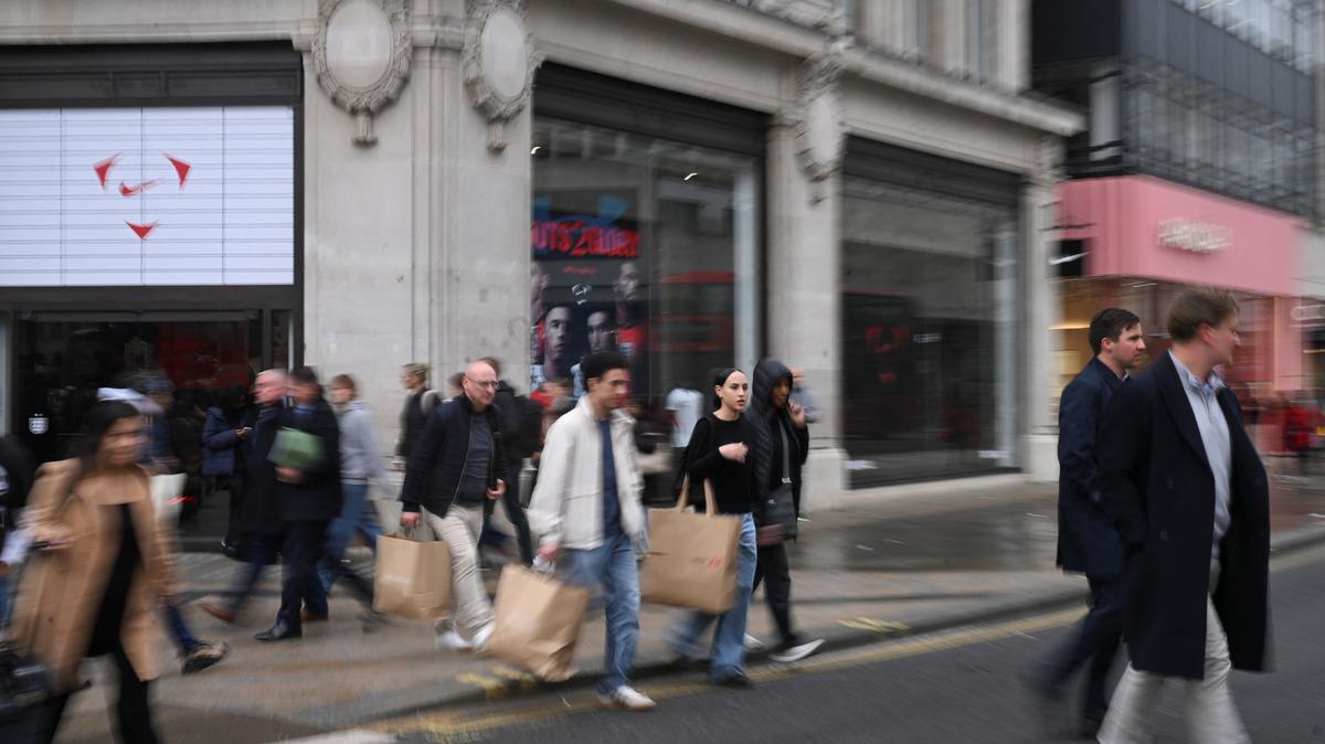 People walk on Oxford Street in London, Britain, March 27, 2026. REUTERS/Jaimi Joy