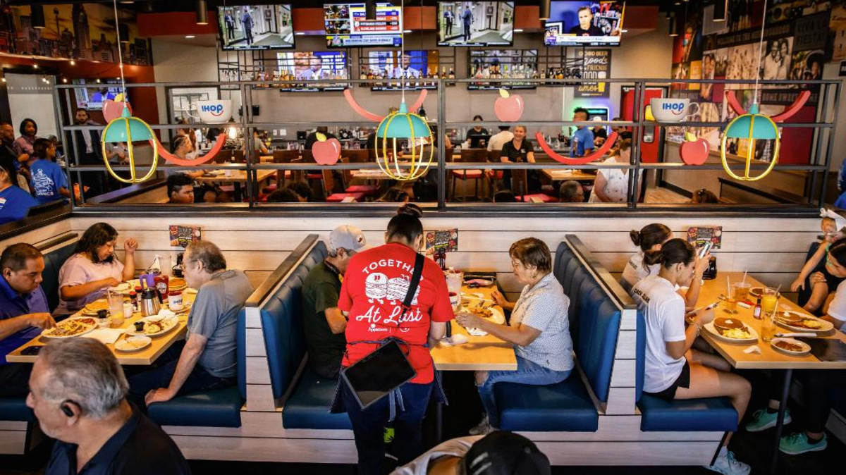 A new dual-branded Applebee’s