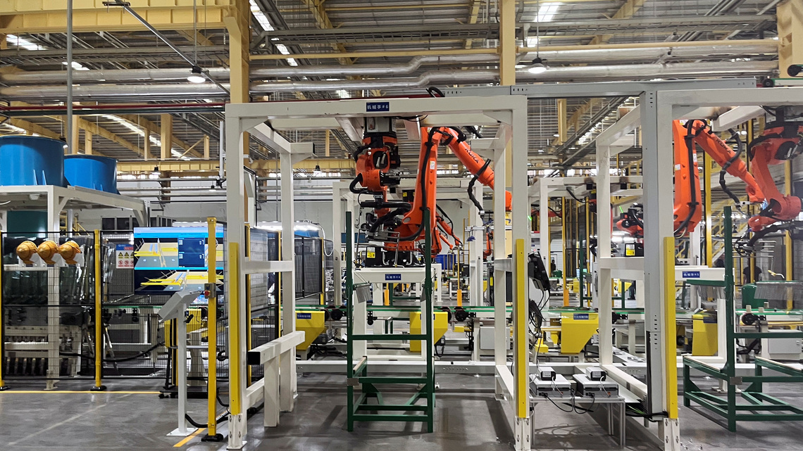 Chinese factory activity expands in September amid AI boom 