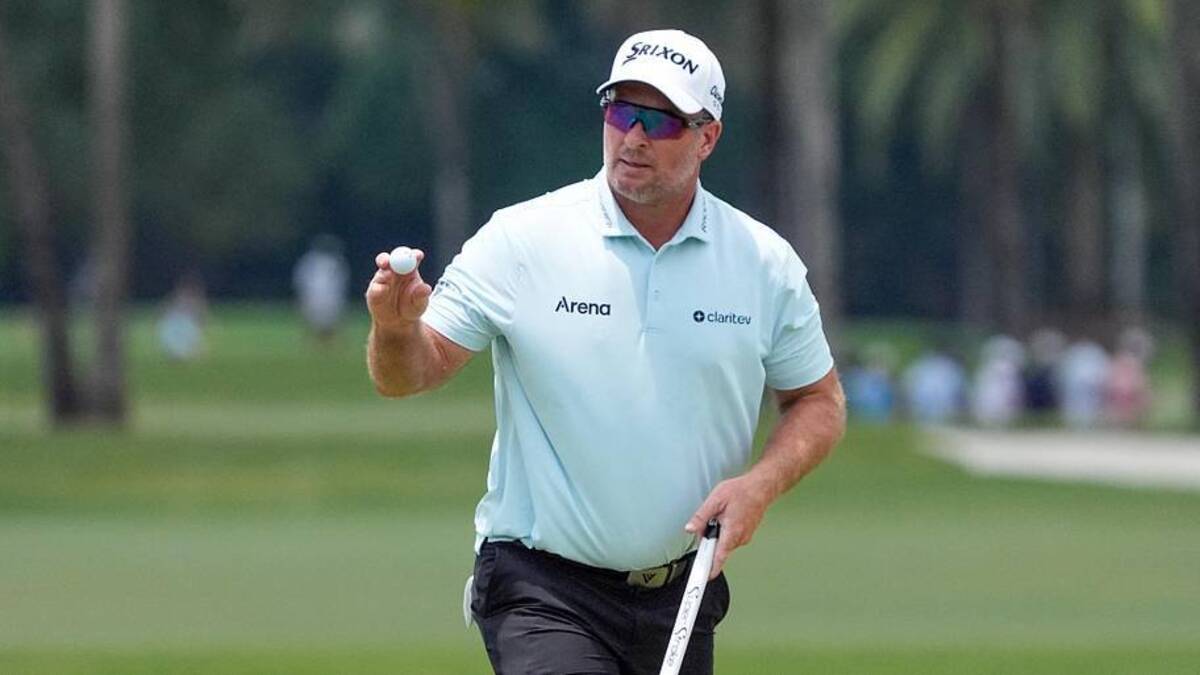  Ryan Fox acknowledges the crowd after making his putt on the ninth green during the third round of the Cadillac Championship golf tournament. | Jeff Romance-Imagn Images 