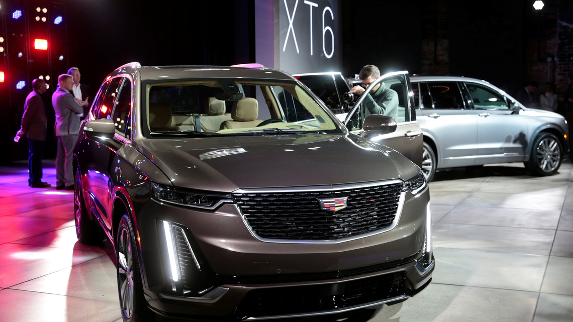GM shares sink as automaker signals rising cost pressures 