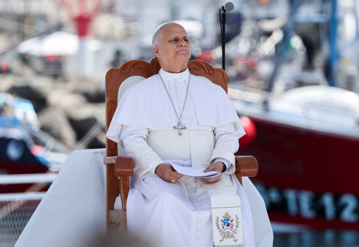 Pope Leo XIV attends a meeting with organizations working with migrants at the Port of Arguineguin, during his apostolic journey on the island of Gran Canaria, Spain June 11, 2026. REUTERS/Yara Nardi