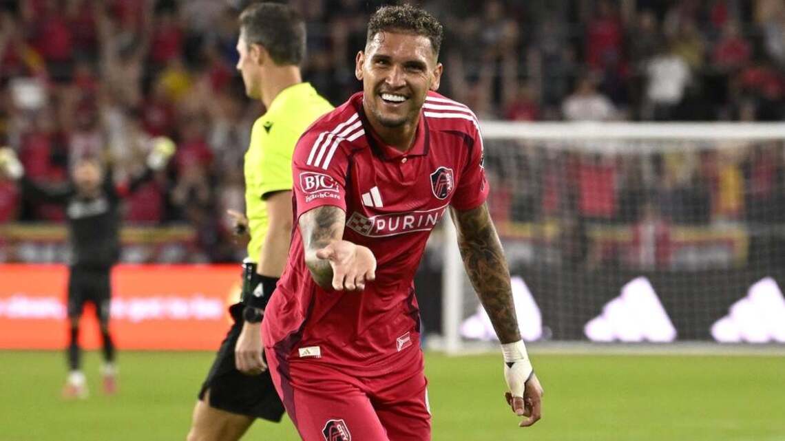 Unbeaten streak over, St. Louis out to dent RSL's playoff hopes 