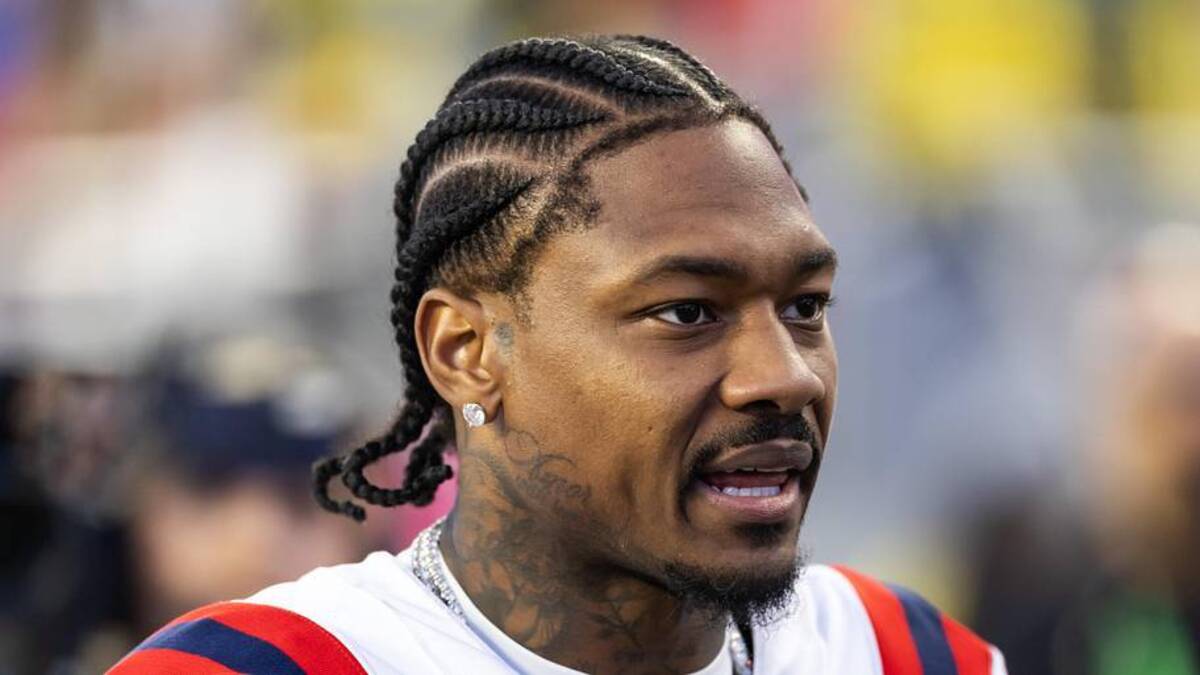  Feb 8, 2026; Santa Clara, CA, USA; New England Patriots wide receiver Stefon Diggs (8) against the Seattle Seahawks during Super Bowl LX at Levi's Stadium. Mandatory Credit: Mark J. Rebilas-Imagn Images | Mark J. Rebilas-Imagn Images 