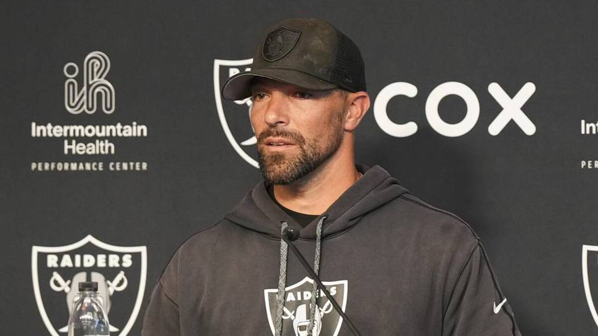  Jun 3, 2026; Henderson, NV, USA; Las Vegas Raiders defensive coordinator Rob Leonard speaks during a news conference during organized team activities at Intermountain Health Performance Center. Mandatory Credit: Candice Ward-Imagn Images | Candice Ward-Imagn Images 