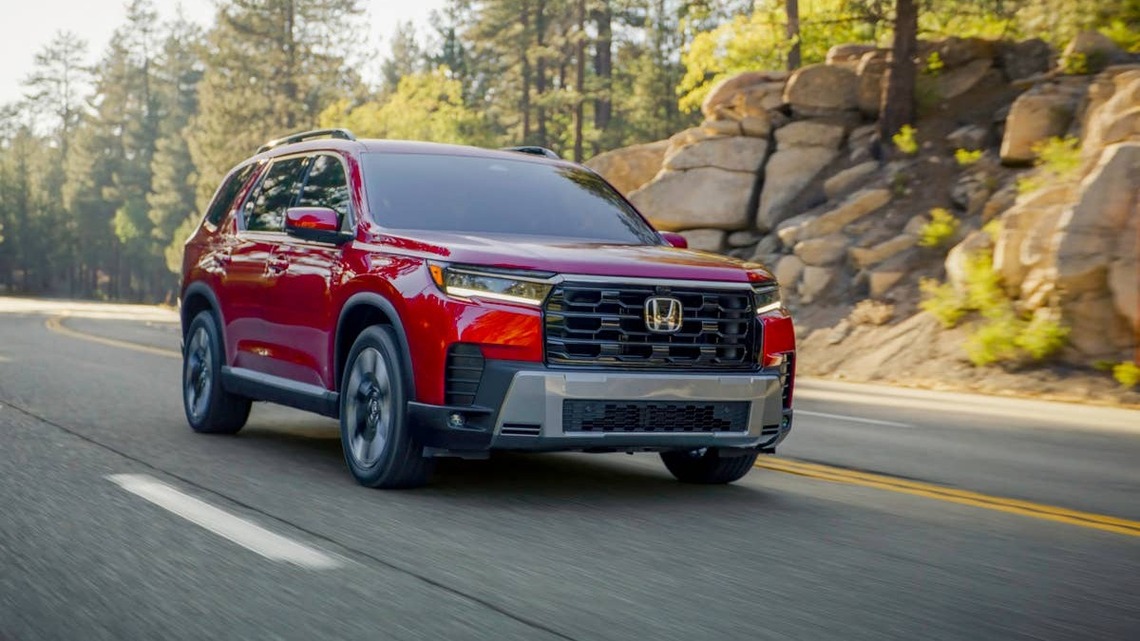 We Compared the 2026 Ford Explorer and Honda Pilot. One Comes Out Ahead 