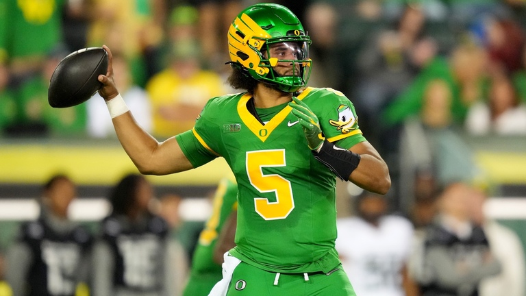 Star Oregon Quarterback Dante Moore Hospitalized After 'Disgusting' Late Hit 
