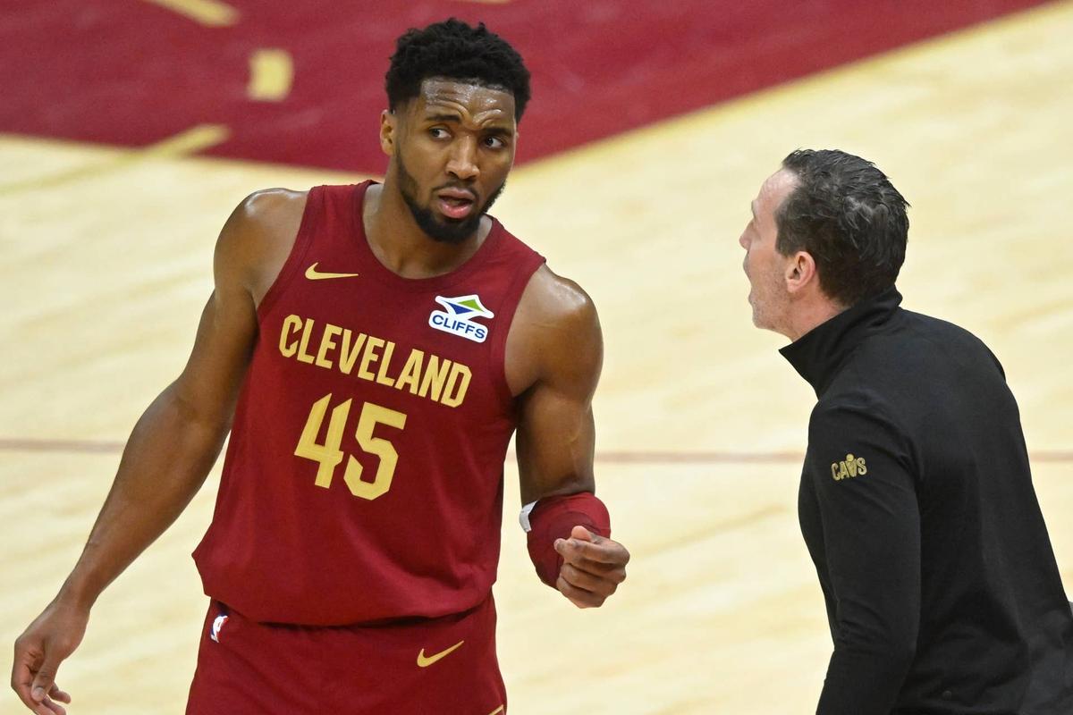  Cleveland Cavaliers' Donovan Mitchell (45) © David Richard-Imagn Images