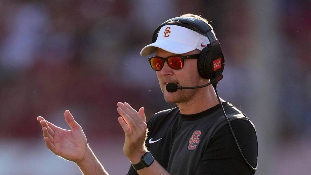  Aug 30, 2025; Los Angeles, California, USA; Southern California Trojans head coach Lincoln Riley watches from the sidelines against the Missouri State Bears in the first half at United Airlines Field at Los Angeles Memorial Coliseum. Mandatory Credit: Kirby Lee-Imagn Images | Kirby Lee-Imagn Images 