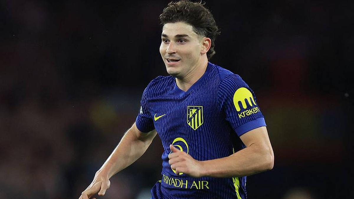  Could Arsenal use Jesus in a deal to secure Julián Álvarez? | Nigel French/Sportsphoto/Allstar/Getty Images 