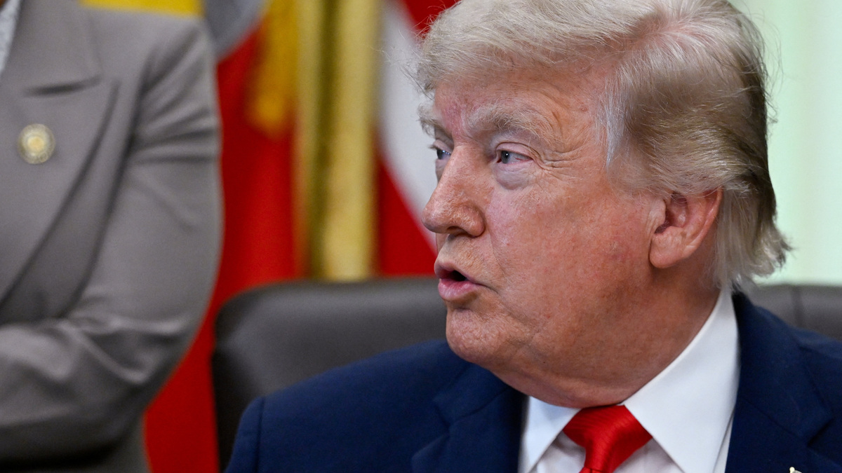U.S. President Donald Trump speaks in the Oval Office at the White House in Washington, D.C., U.S., June 11, 2026. REUTERS/Daniel Heuer