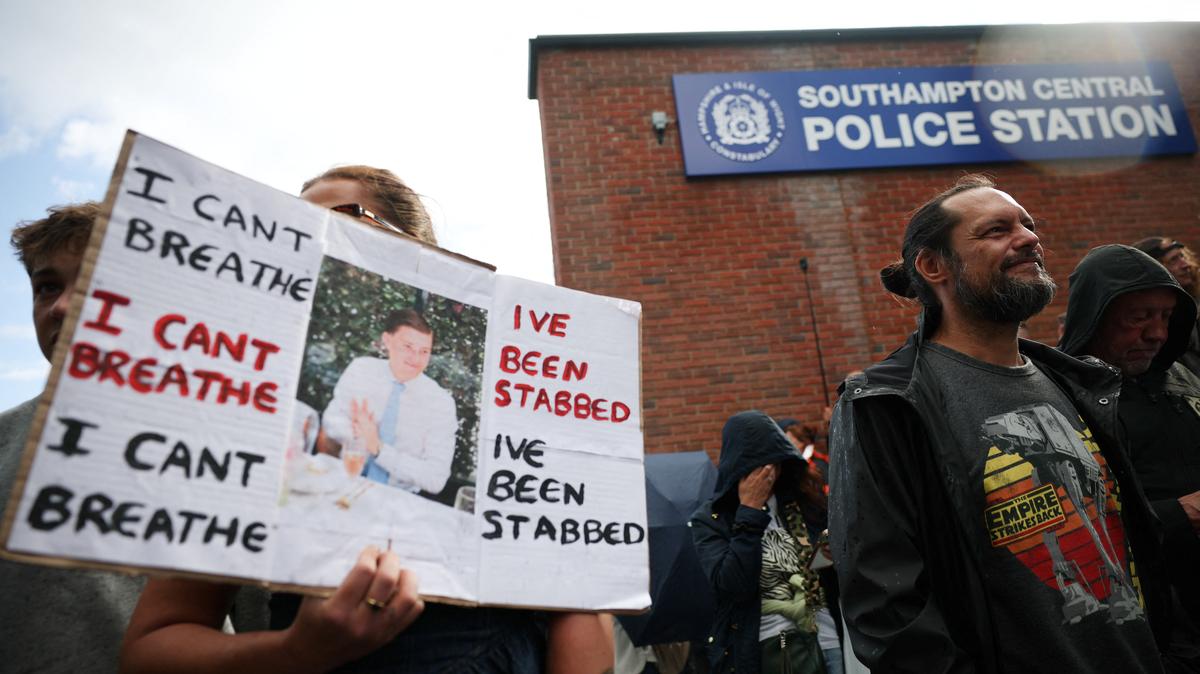 Protesters gather outside Southampton Central Police Station following the conviction of Vikrum Digwa for the murder of student Henry Nowak, in Southampton, Britain, June 2, 2026. REUTERS/Isabel Infantes