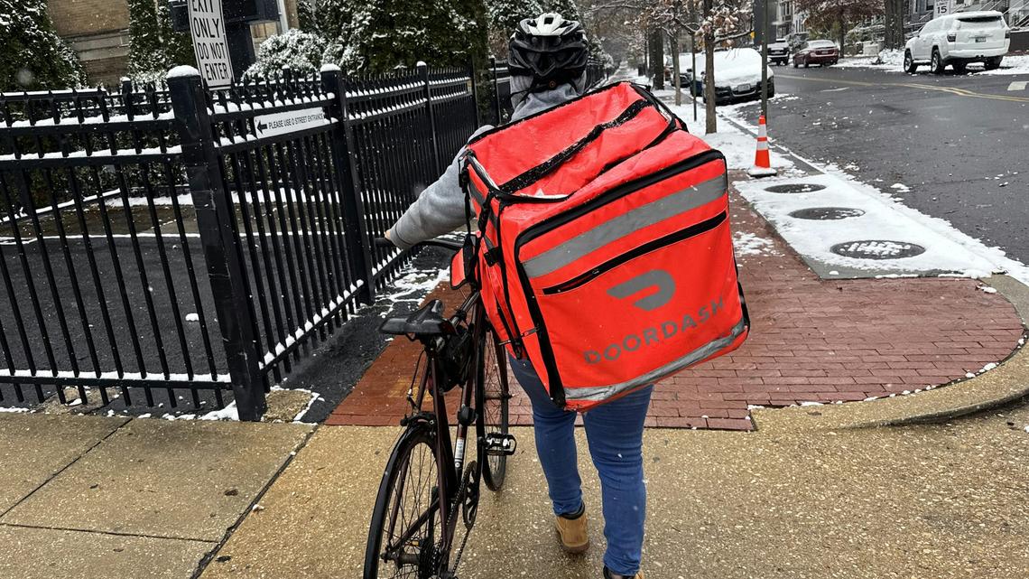 What gig workers and employees who get tips need to know about the new no-tax-on-tips tax break 