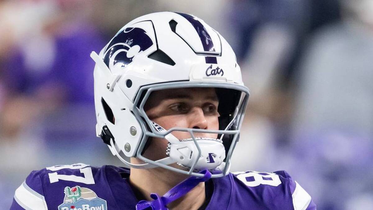  Dec 26, 2024; Phoenix, AZ, USA; Kansas State Wildcats tight end Brayden Loftin (87) against the Rutgers Scarlet Knights during the Rate Bowl at Chase Field. Mandatory Credit: Mark J. Rebilas-Imagn Images | USA TODAY Sports via Reuters Connect 