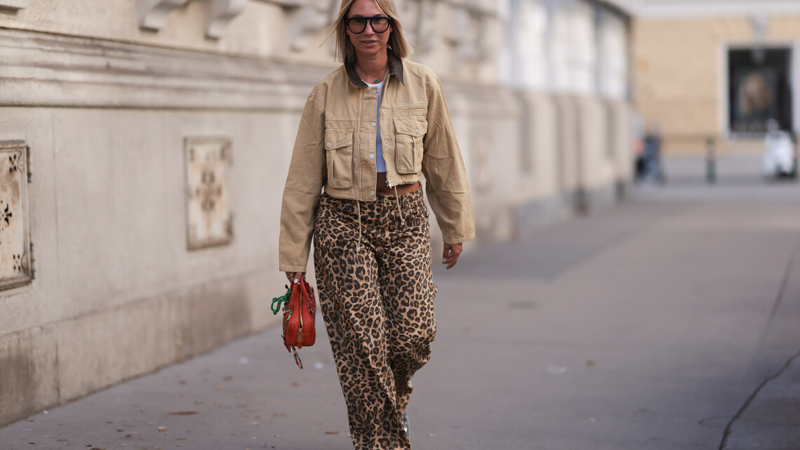 Rich Moms Are Swapping Solid Colors for This Luxe-Looking Print, From $4 