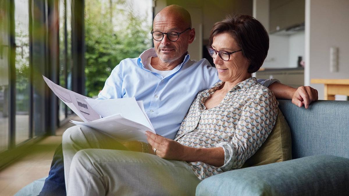  Fidelity outlines multiple low-risk cash options as savers balance liquidity, yield, and protection in a changing interest rate environment. 