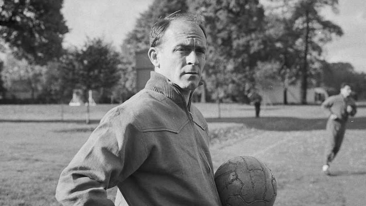  Alfredo Di Stefano played for both Spain and Argentina. | Getty 