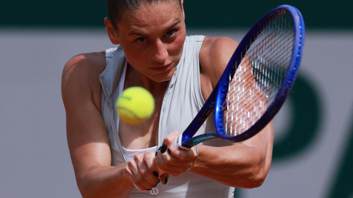 Marta Kostyuk to put clay-court streak on line against Iga Swiatek in Paris 