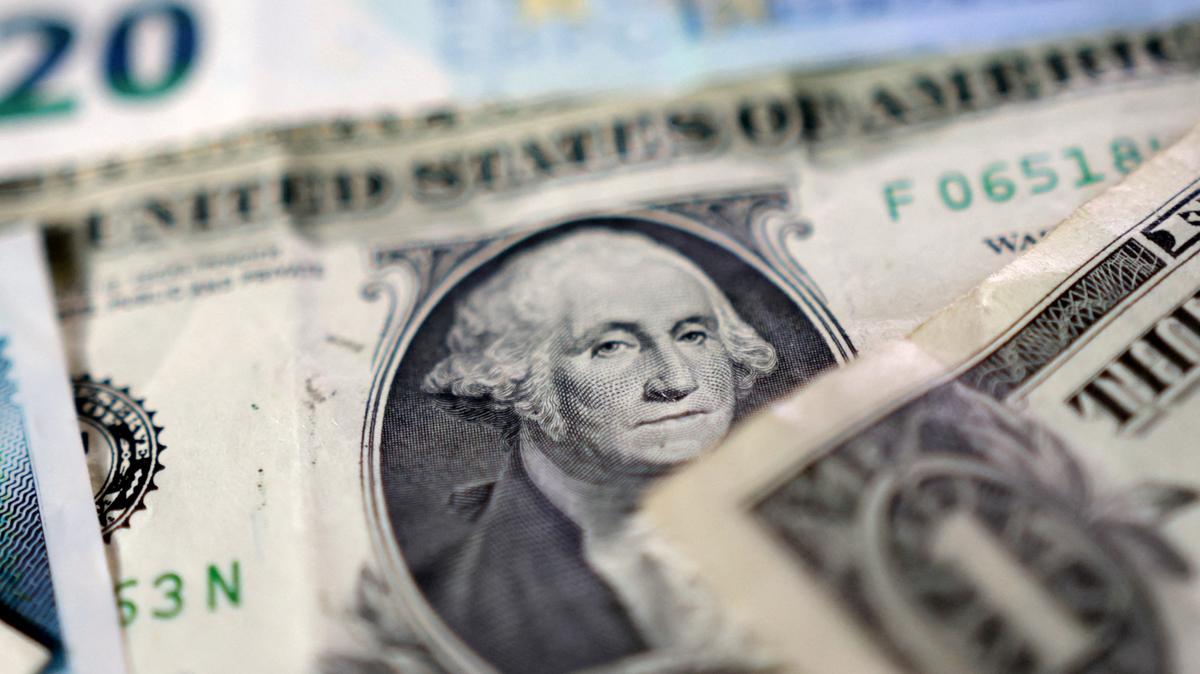 U.S. dollar banknotes are seen in this illustration taken May 4, 2025. REUTERS/Dado Ruvic/Illustration