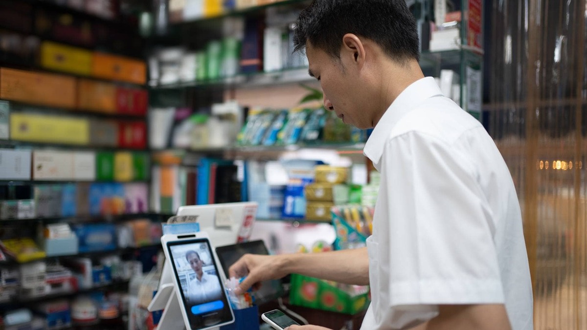  Robinhood and Stripe push agentic payments forward as AI systems begin handling consumer transactions under preset spending rules and network security protocols. 
