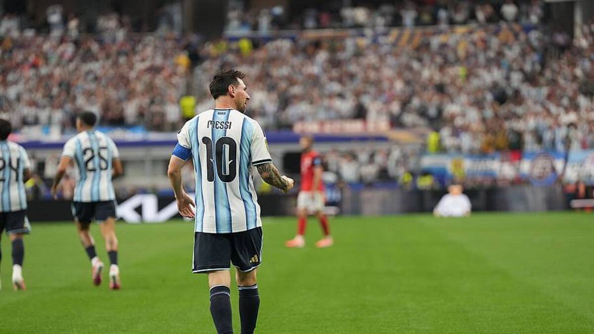  The day belonged to Messi. | Elizabeth Kreutz/ISI Photos/Getty Images 