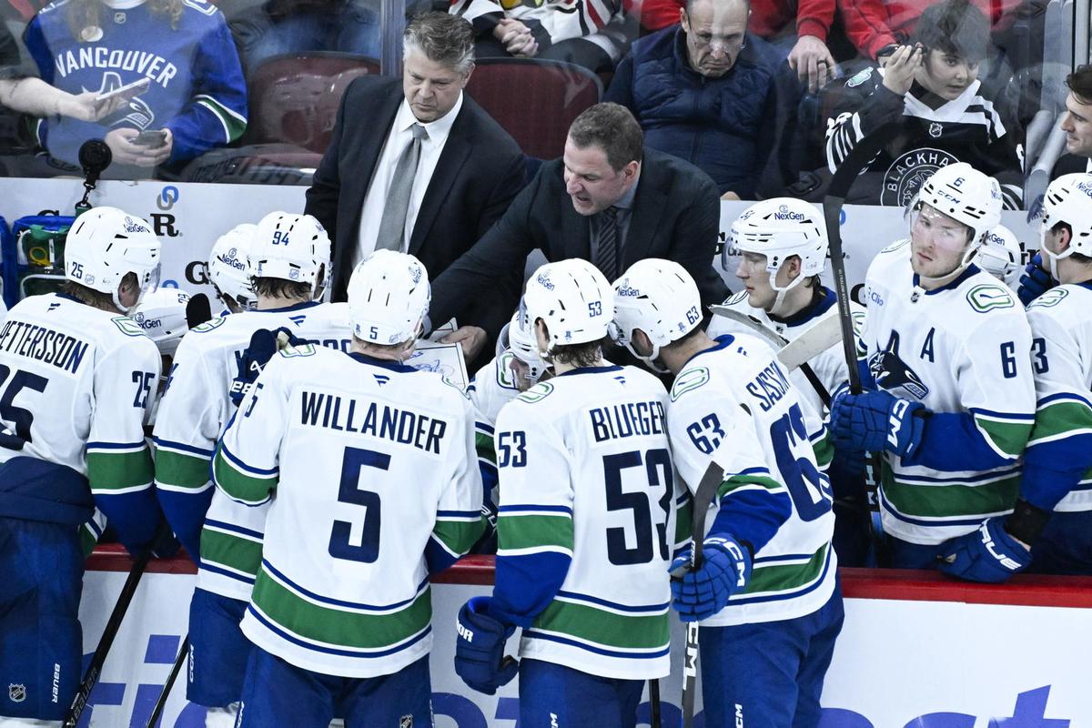  Vancouver Canucks Fire Adam Foote, Scott Young, Kevin Dean & Brett McLean 