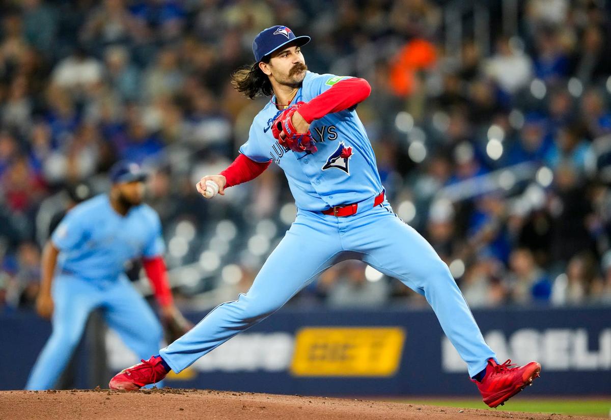 Toronto Blue Jays pitcher Dylan Cease (84) 