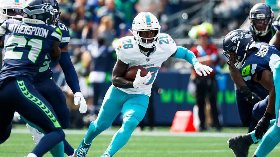 De'Von Achane Named Jersey Sales Rising Star, And Who Could Be Next