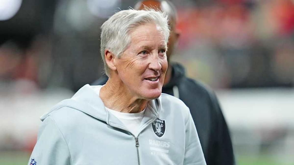  Jan 4, 2026; Paradise, Nevada, USA; Las Vegas Raiders head coach Pete Carroll walks off the field after the Raiders defeated the Kansas City Chiefs 14-12 at Allegiant Stadium. Mandatory Credit: Stephen R. Sylvanie-Imagn Images | Stephen R. Sylvanie-Imagn Images 