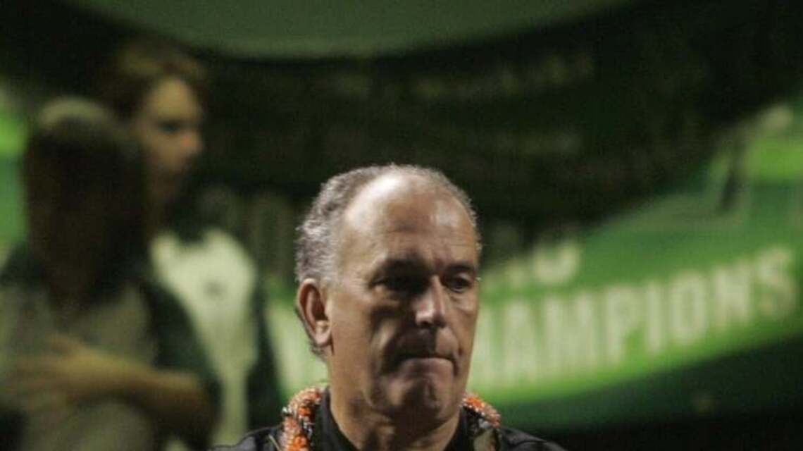 Pioneering former college and NFL coach June Jones dies at 73 