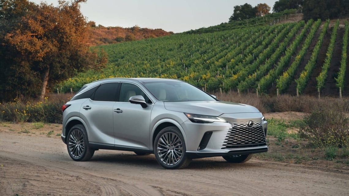 2026 Lexus RX 350 vs. RX 350h: We Ran the Numbers to See How Much the Hybrid Actually Saves You 
