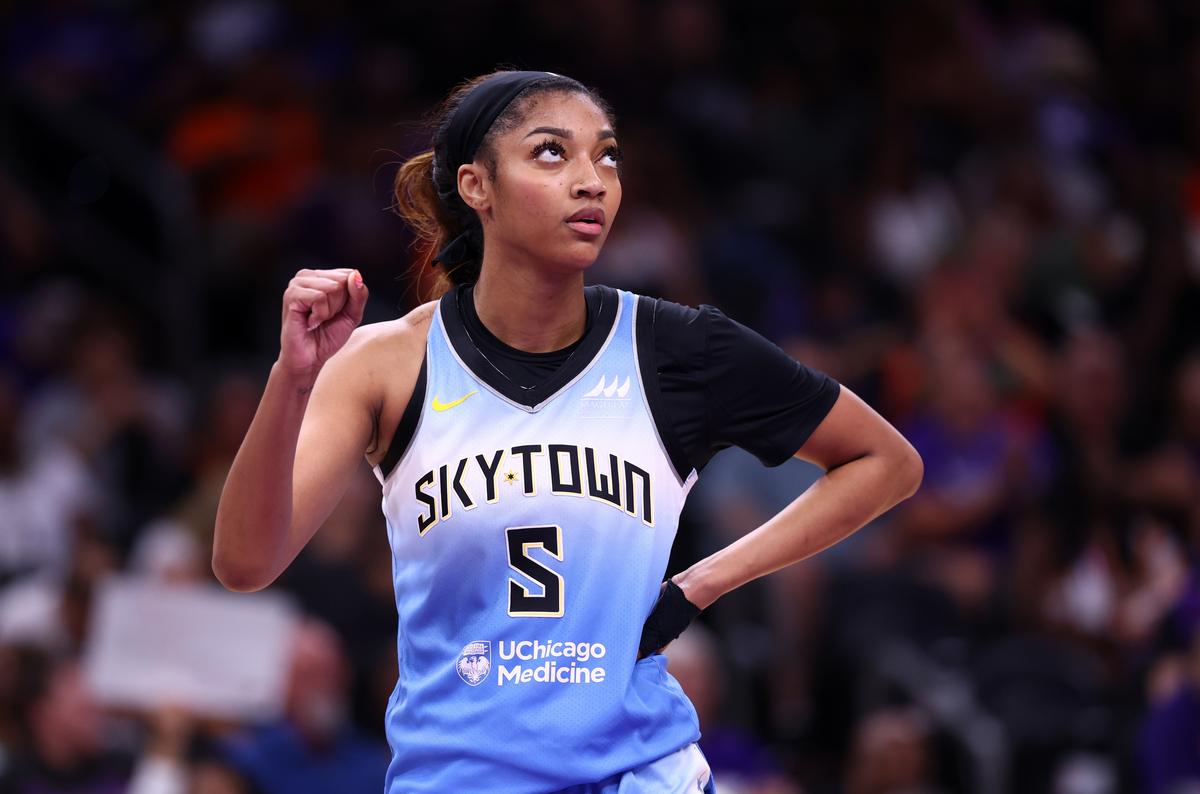  Chicago Sky forward Angel Reese (5) against the Phoenix Mercury. © Mark J. Rebilas-Imagn Images