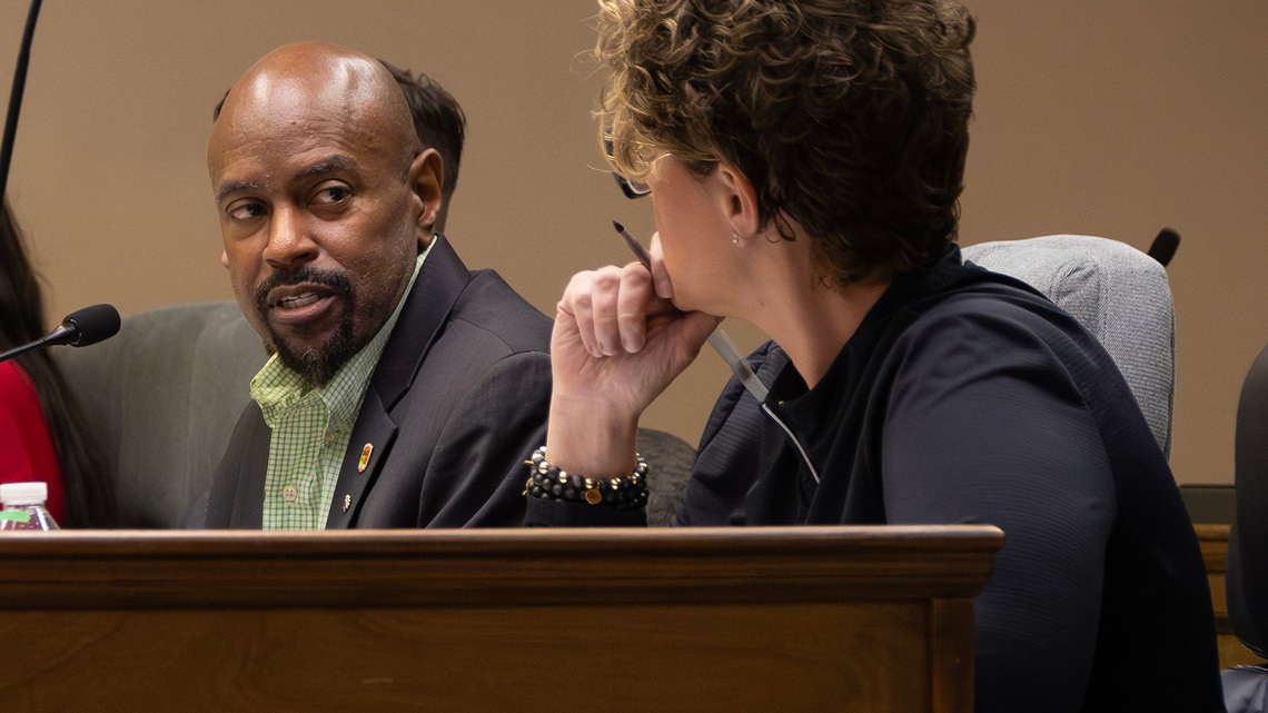 No inquiry of city manager, Fort Meade Commission decides in 3-2 vote 