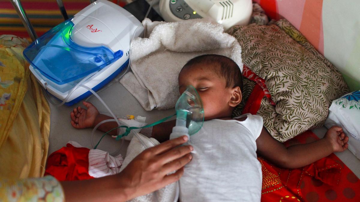 Children suffering from measles receive treatment at a hospital in Dhaka, Bangladesh, as the country faces a growing outbreak. (Abu Sufian Jewel/Zuma Press/dpa/TNS)