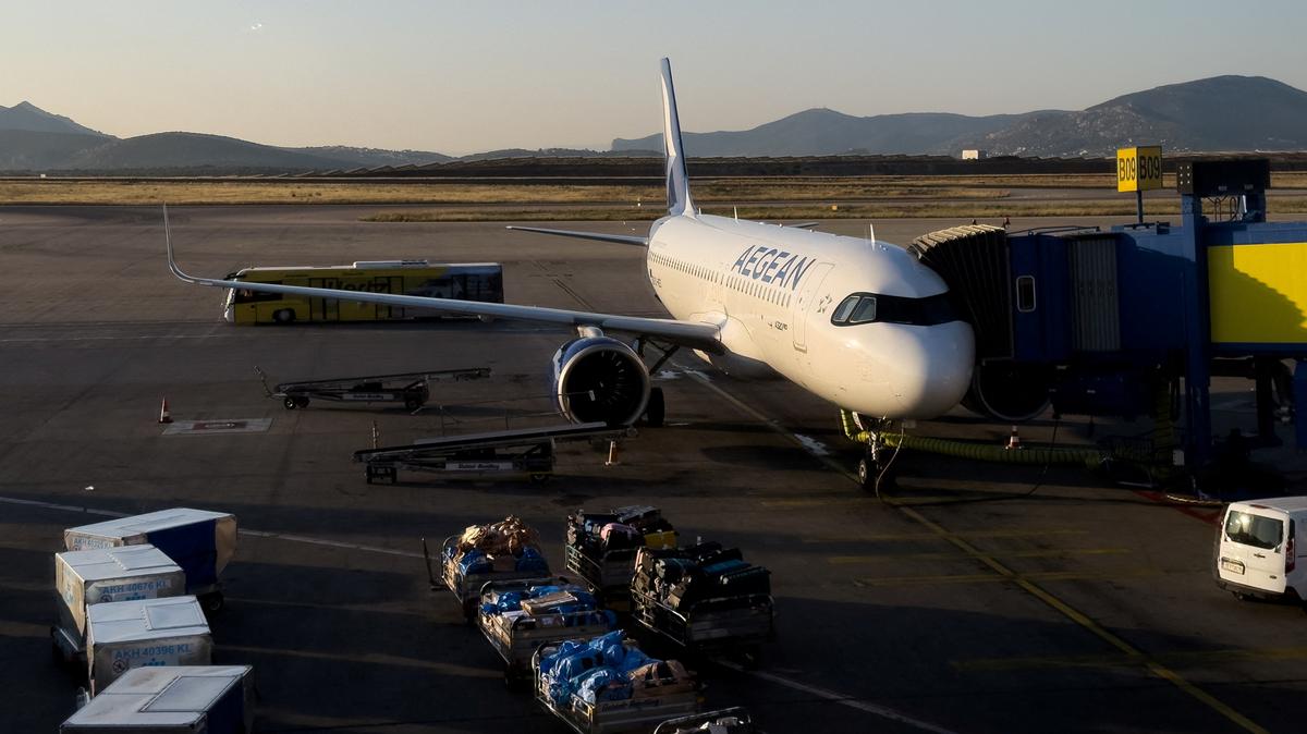 An Airbus A320 of Greek airline Aegean is seen at the Athens Eleftherios Venizelos International Airport in Athens, Greece, June 25, 2025. REUTERS/Denis Balibouse