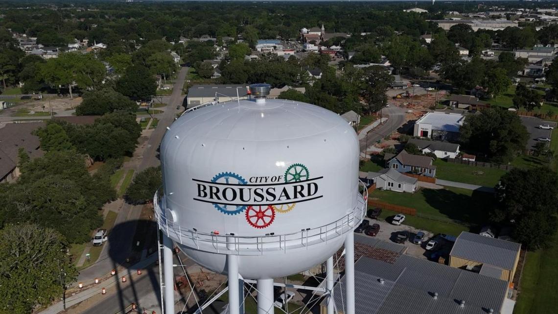 Man charged with 18 counts of injuring parade-goers in Louisiana crash