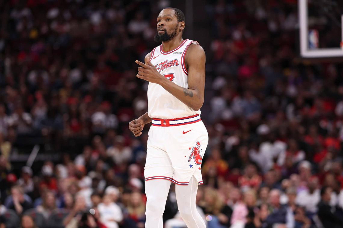  Houston Rockets forward Kevin Durant (7) reacts Troy Taormina-Imagn Images