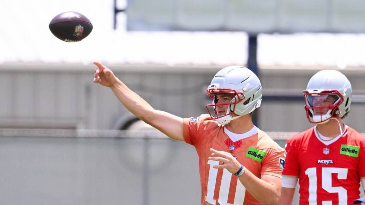  Jun 2, 2026; Foxborough, MA, USA; New England Patriots quarterback Drake Maye (10) throws a pass during the team's OTA at Gillette Stadium. Mandatory Credit: Eric Canha-Imagn Images | Eric Canha-Imagn Images 