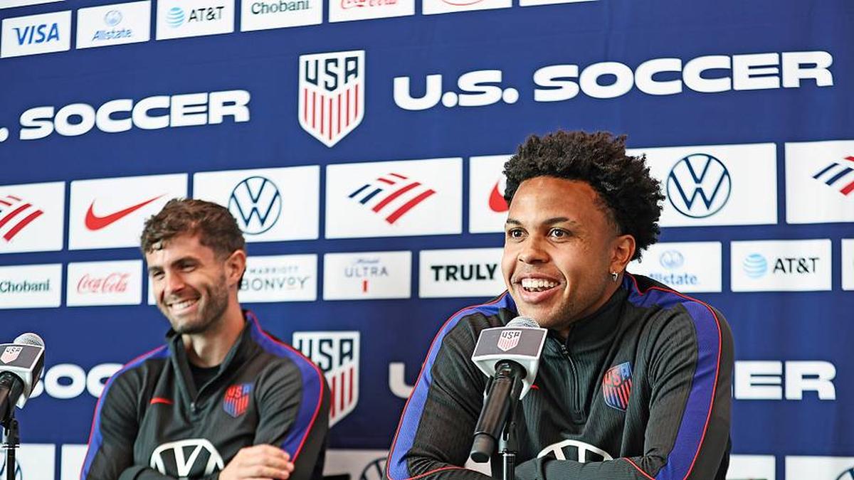  Serie A stars Weston McKennie (right) and Christian Pulisic insist that the expectations they'll face at home won't impact their play. | Omar Vega/Getty Images 