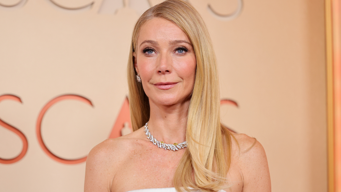 Gwyneth Paltrow's Rich-Mom Cardigan Is a Put-Together Fall Find 