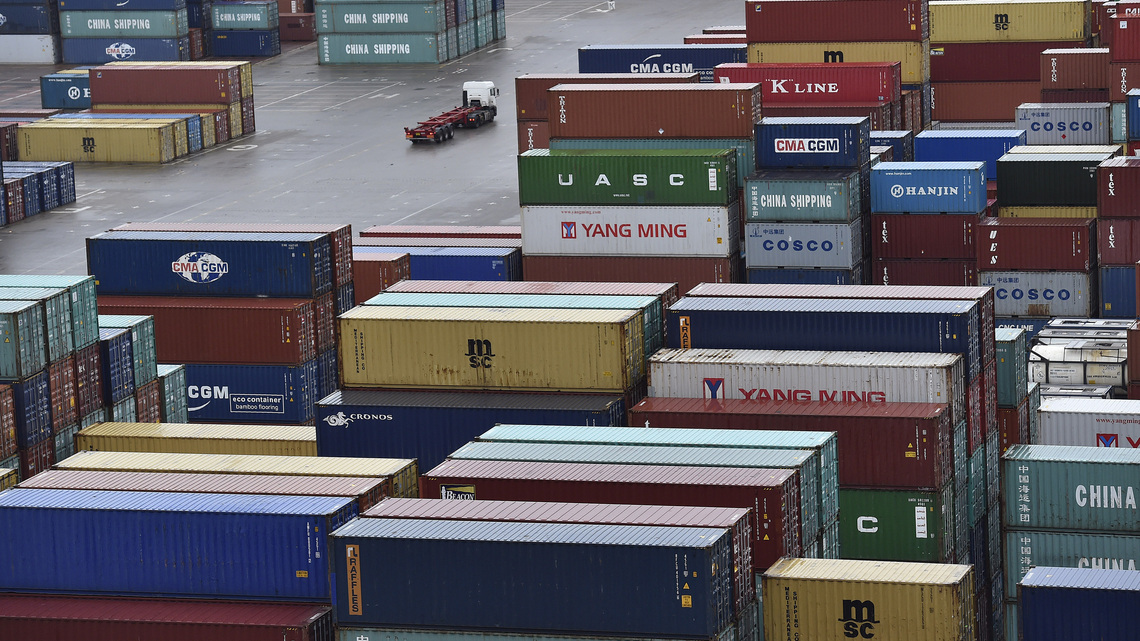 UK factories report growing inflation pressures, PMI shows