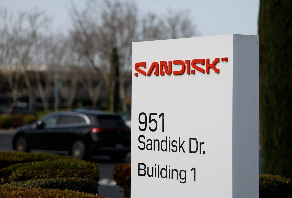  The upgrade followed Sandisk investor relations representatives attending Bank of America's 2026 Global Technology Conference in San Francisco. Sullivan/Getty Images