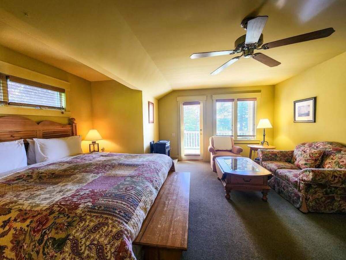 Inn at Ship Bay, Orcas Island. Photo credit: June Russell-Chamberlin 