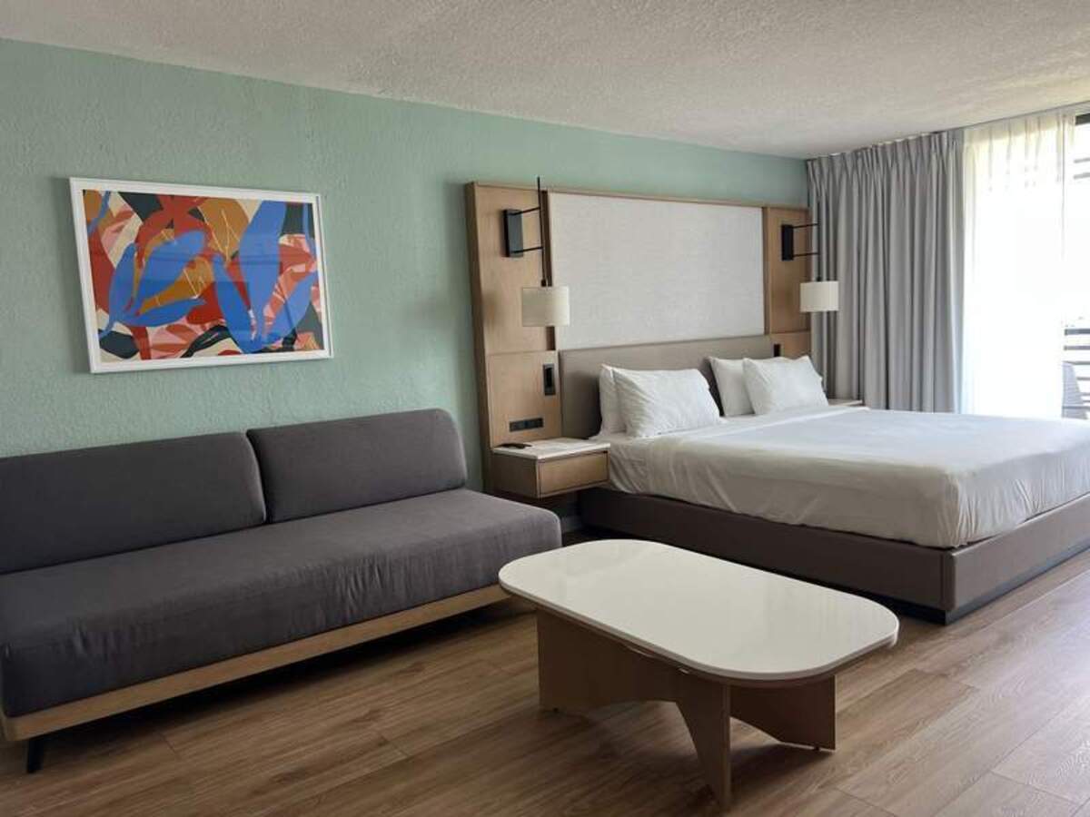  A king guest room layout. Photo credit: Karyn Locke 
