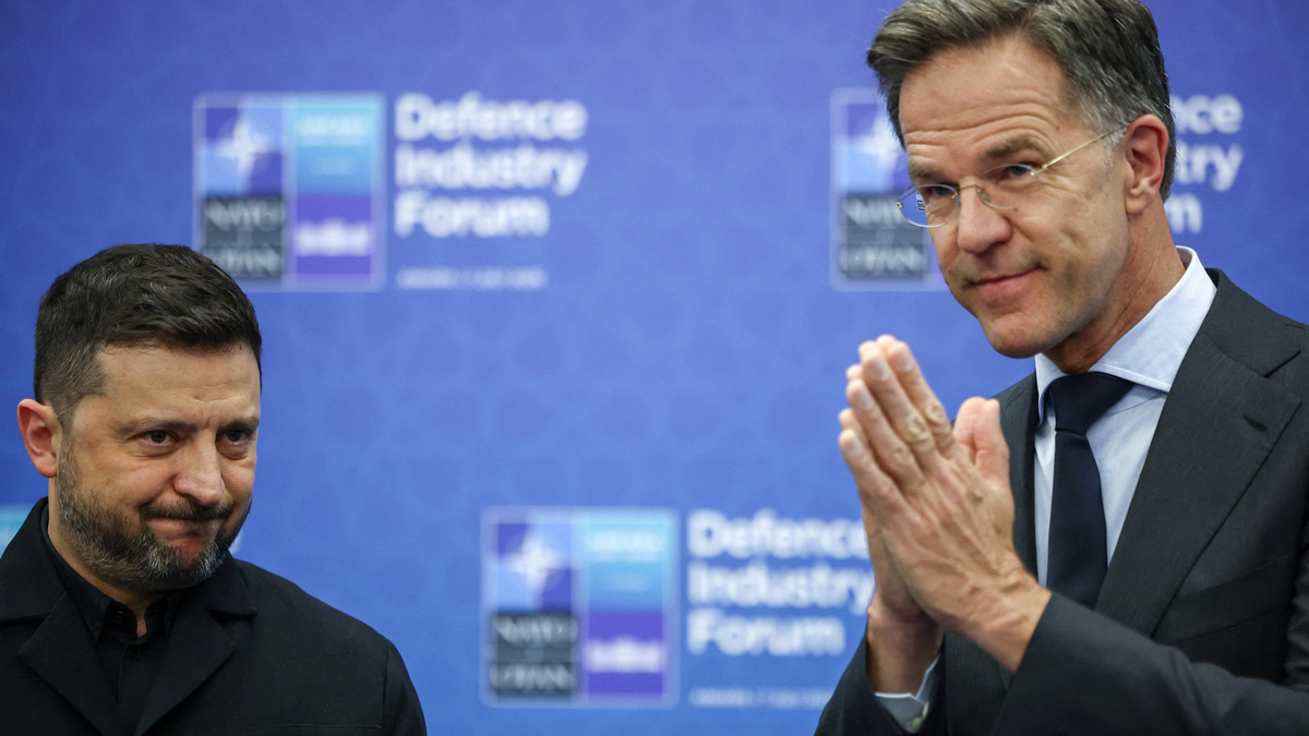 NATO Secretary General Mark Rutte and Ukraine's President Volodymyr Zelenskiy meet on the sidelines of the NATO leaders' summit, in Ankara, Turkey, July 7, 2026. REUTERS/Stoyan Nenov