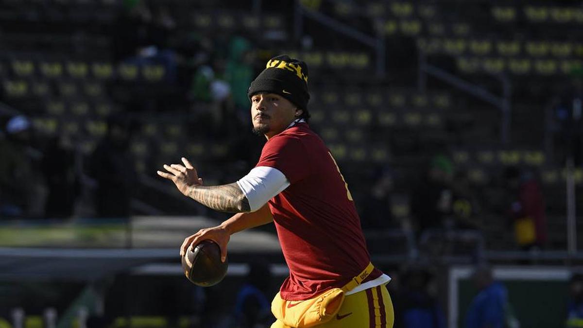  Nov 22, 2025; Eugene, Oregon, USA; Southern California Trojans quarterback Jayden Maiava (14) warms up before the game against the Oregon Ducks at Autzen Stadium. Mandatory Credit: Troy Wayrynen-Imagn Images | Troy Wayrynen-Imagn Images 