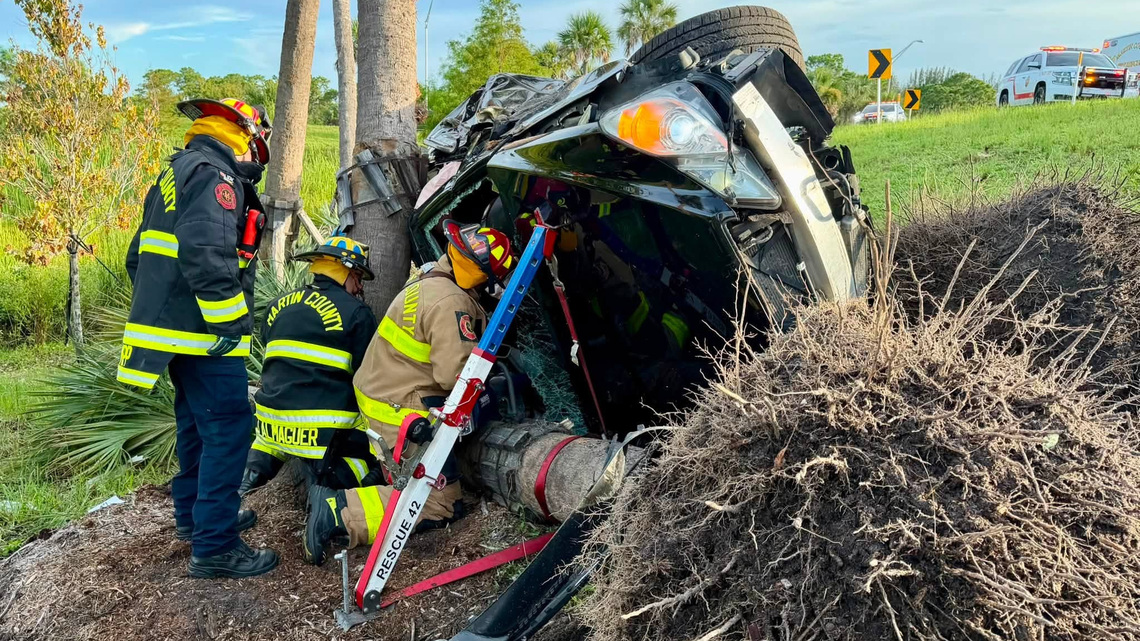 Driver flown to hospital after rollover crash on I-95 in Florida 