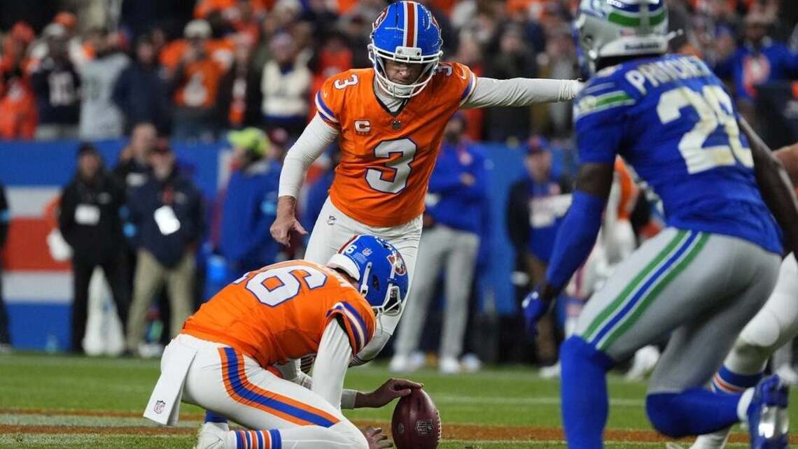 Broncos' OT interception sets up winning field goal, sinks Seahawks 