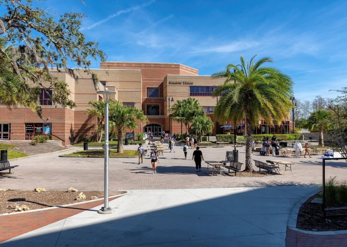  Lucky-photographer // Shutterstock 