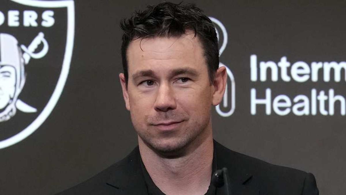  Apr 24, 2026; Henderson, NV, USA; Las Vegas Raiders coach Klint Kubiak at press conference at Intermountain Health Performance Center. Mandatory Credit: Kirby Lee-Imagn Images | Kirby Lee-Imagn Images 